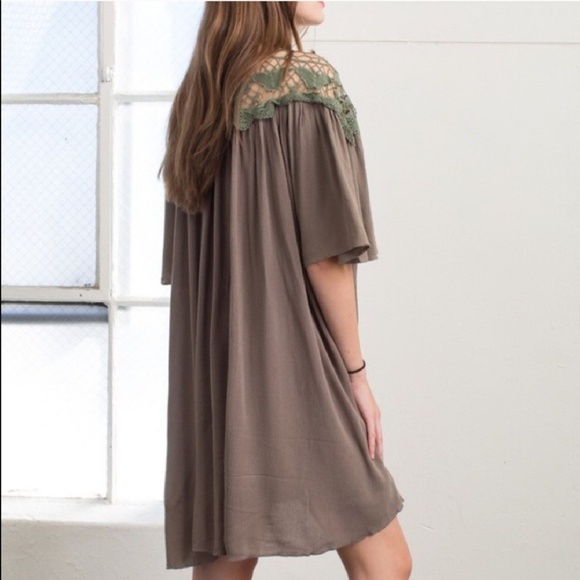 Lace Shoulder Dress - Picture 4 of 4